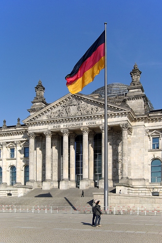 Berlin_Reichstag_BW_1