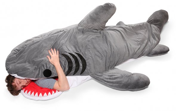 Bolsa-de-dormir-en-forma-de-tiburon1